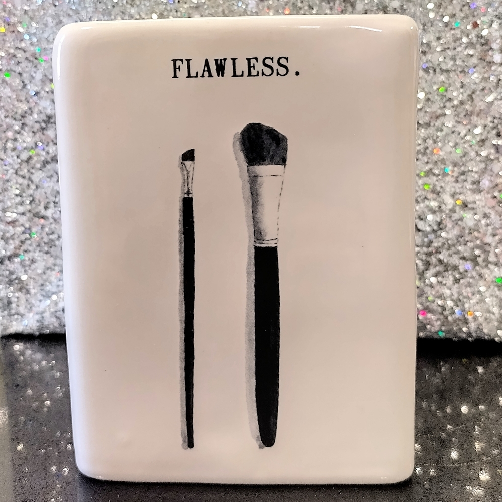 Rae Dunn Flawless Make up brush holder